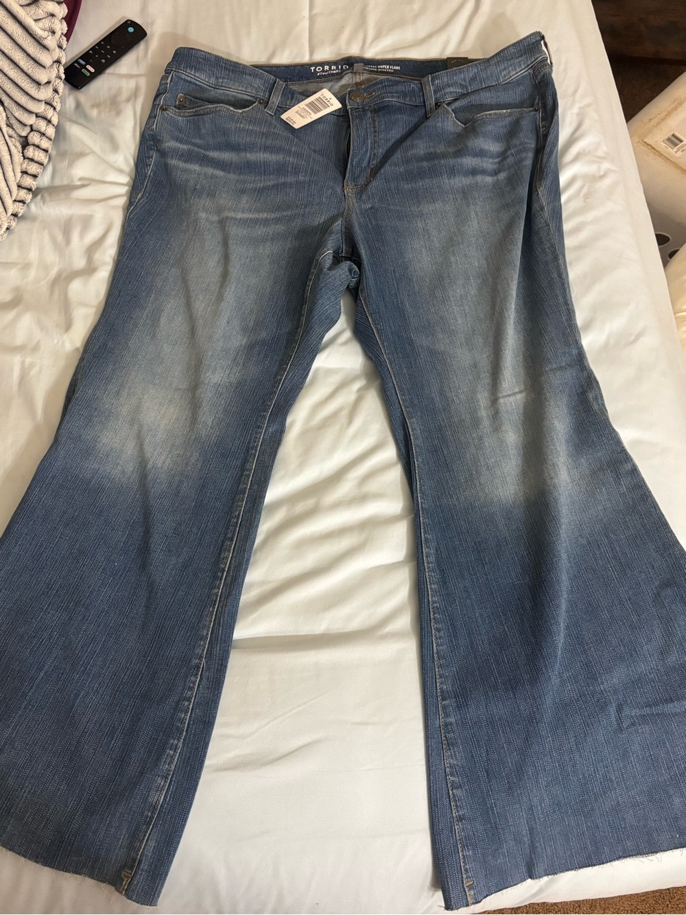 Torrid 20S Women's Blue Super Flare Jeans - Classic Mid Wash